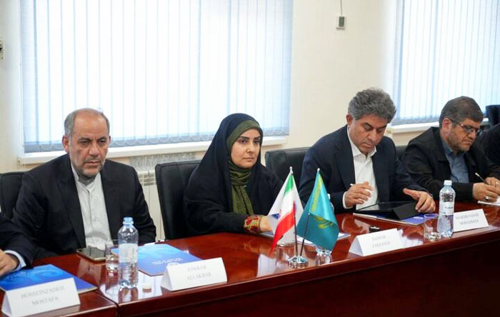 دکتر فرزانه صادق وزیر راه و شهرسازی